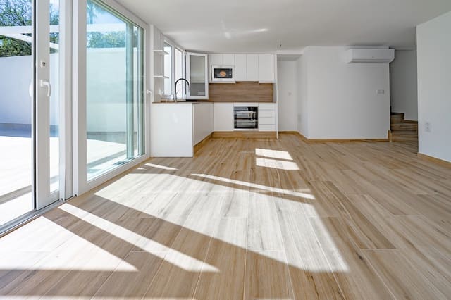 3 chambre Villa/Maison Semi-Mitoyenne à vendre à Los Balcones avec piscine - 349 000 € (Ref: 9345592)