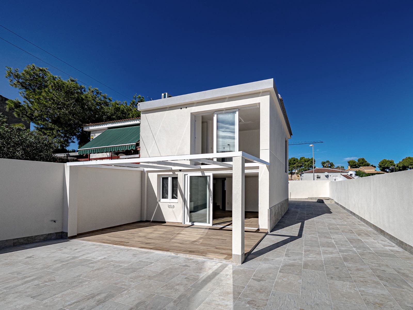 3 soverom Kjedet enebolig til salgs i Los Balcones med svømmebasseng - € 349 000 (Ref: 9345592)