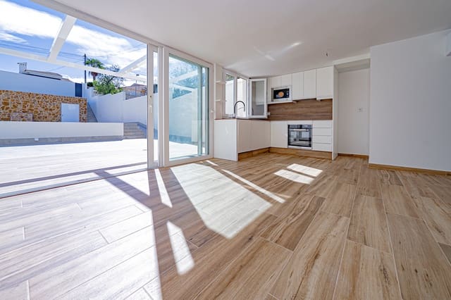 3 chambre Villa/Maison Semi-Mitoyenne à vendre à Los Balcones avec piscine - 349 000 € (Ref: 9345592)