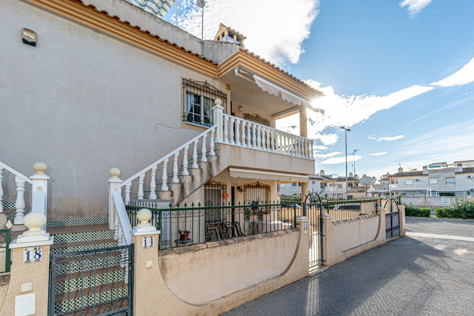 2 sypialnia Penthouse na sprzedaż w Villamartin z basenem - 159 000 € (Ref: 9348036)