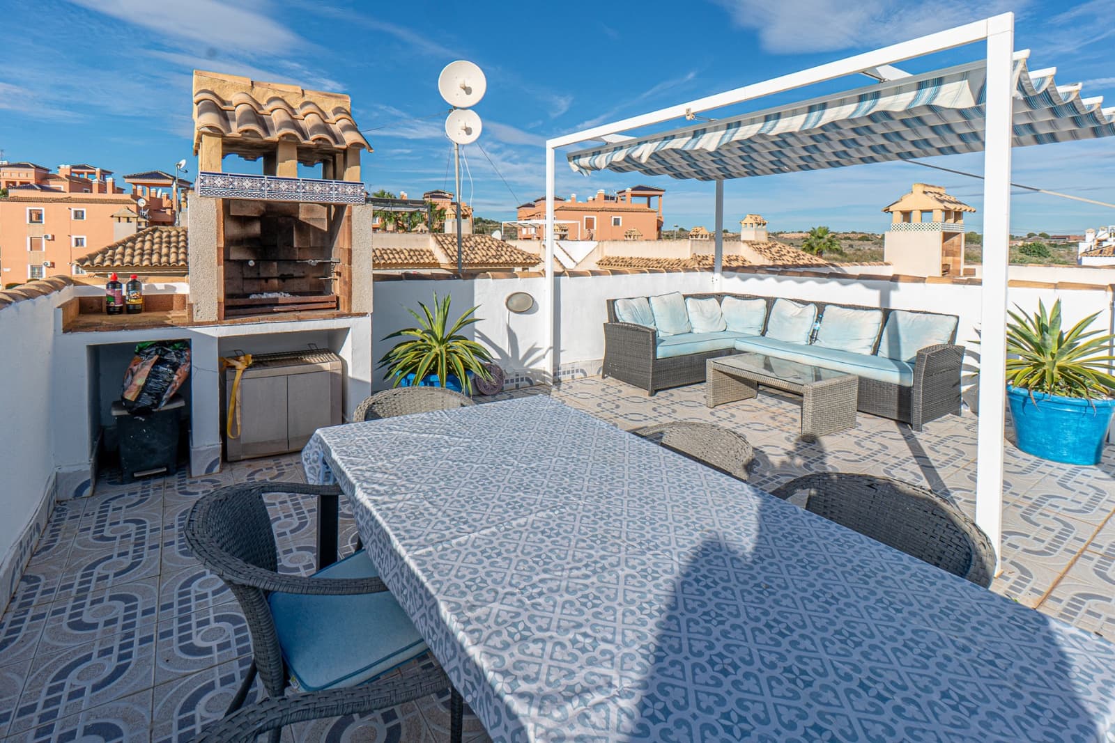 2 sypialnia Penthouse na sprzedaż w Villamartin z basenem - 159 000 € (Ref: 9348036)