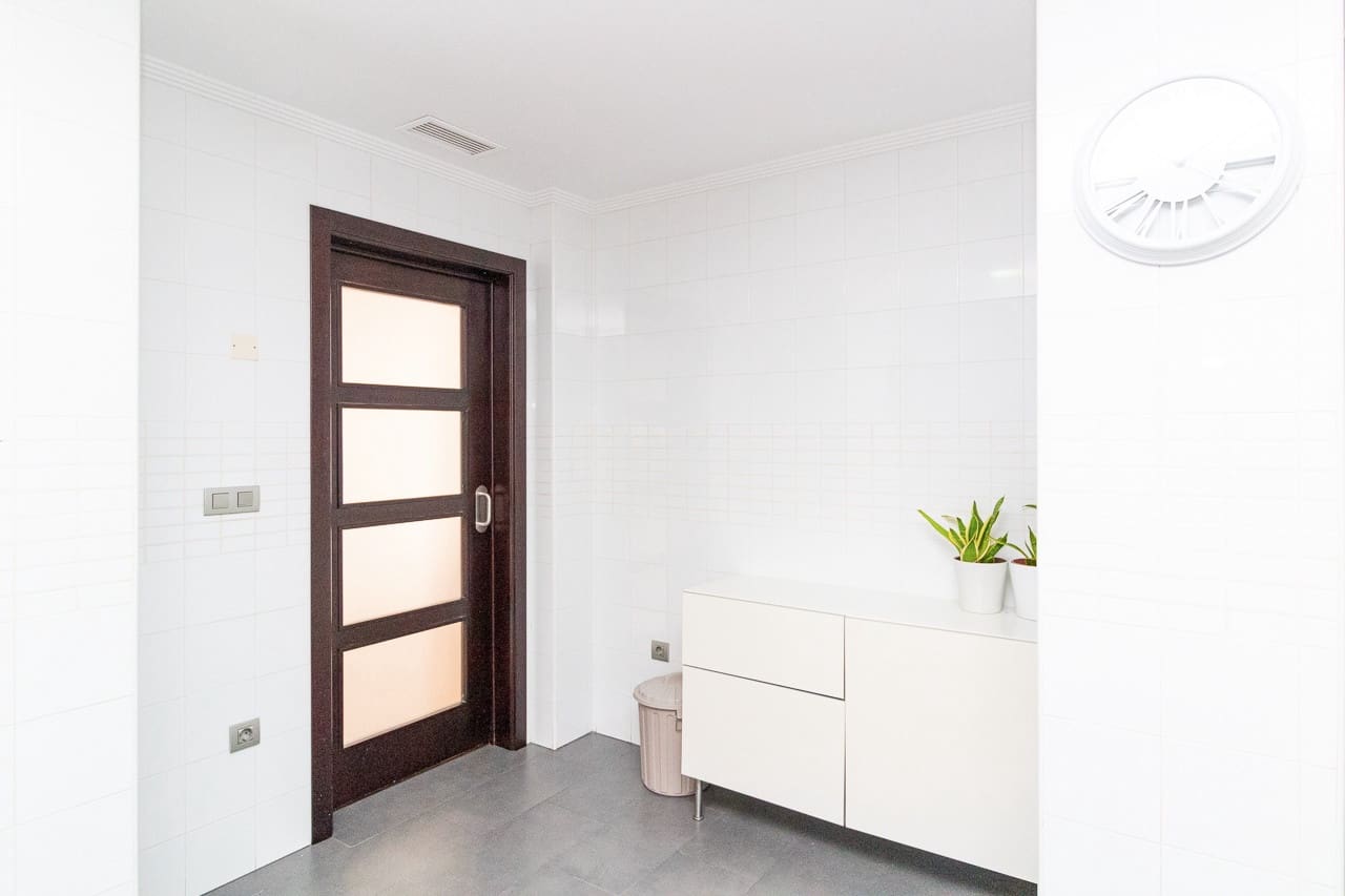 3 slaapkamer Penthouse te koop in Torrevieja met zwembad - € 395.000 (Ref: 9360716)