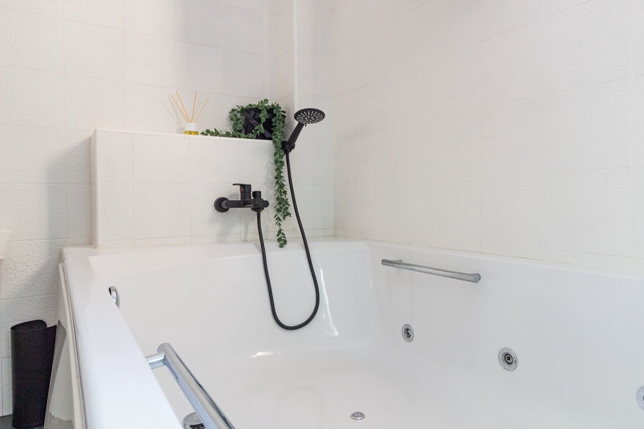 3 slaapkamer Penthouse te koop in Torrevieja met zwembad - € 395.000 (Ref: 9360716)