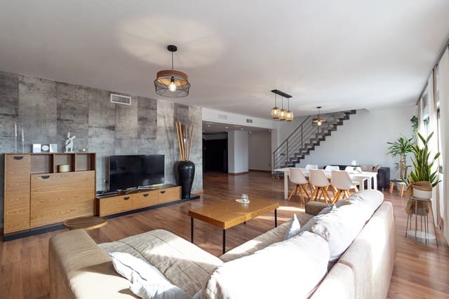 3 slaapkamer Penthouse te koop in Playa de los Locos, Torrevieja met zwembad - € 395.000 (Ref: 9360716)