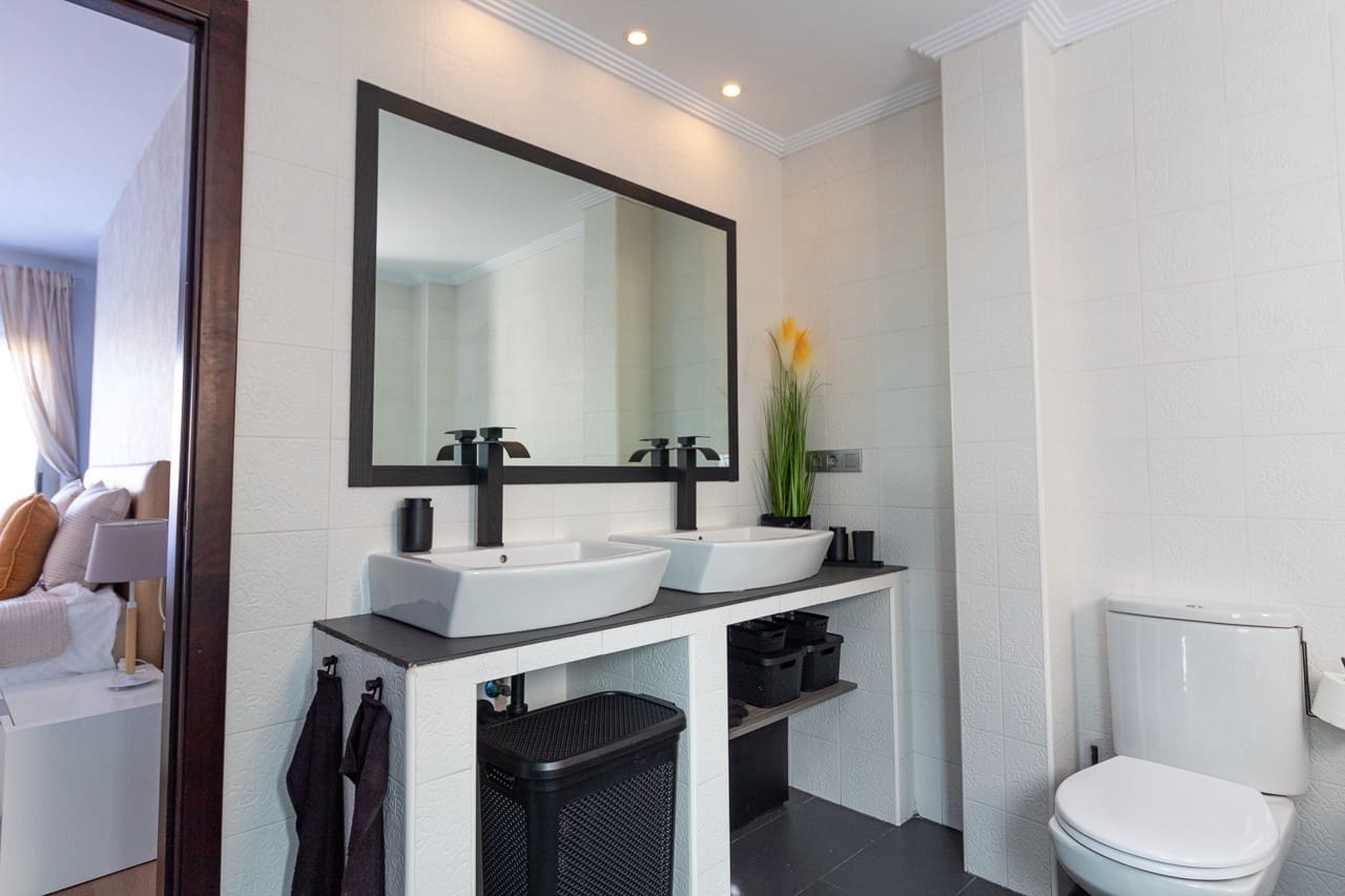 3 slaapkamer Penthouse te koop in Torrevieja met zwembad - € 395.000 (Ref: 9360716)