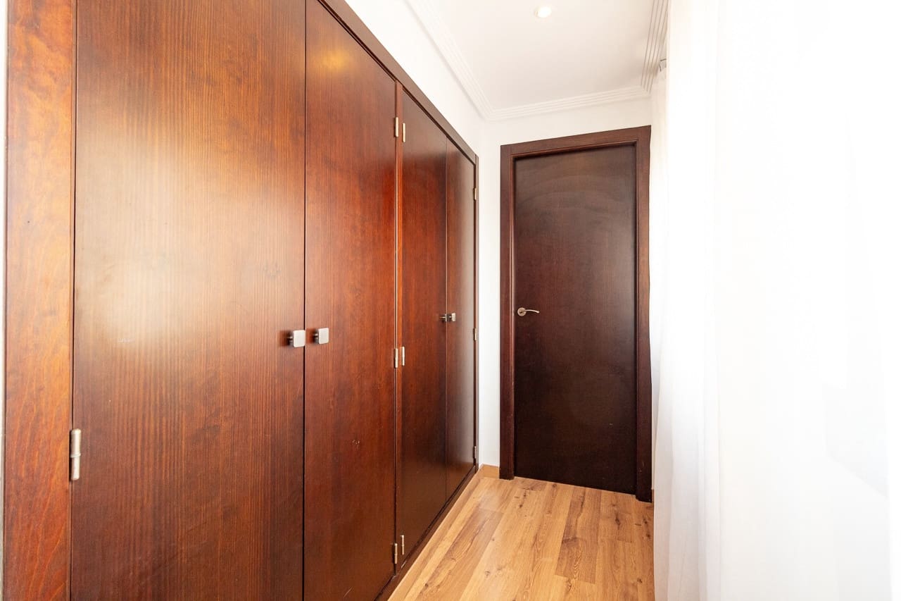 3 slaapkamer Penthouse te koop in Torrevieja met zwembad - € 395.000 (Ref: 9360716)