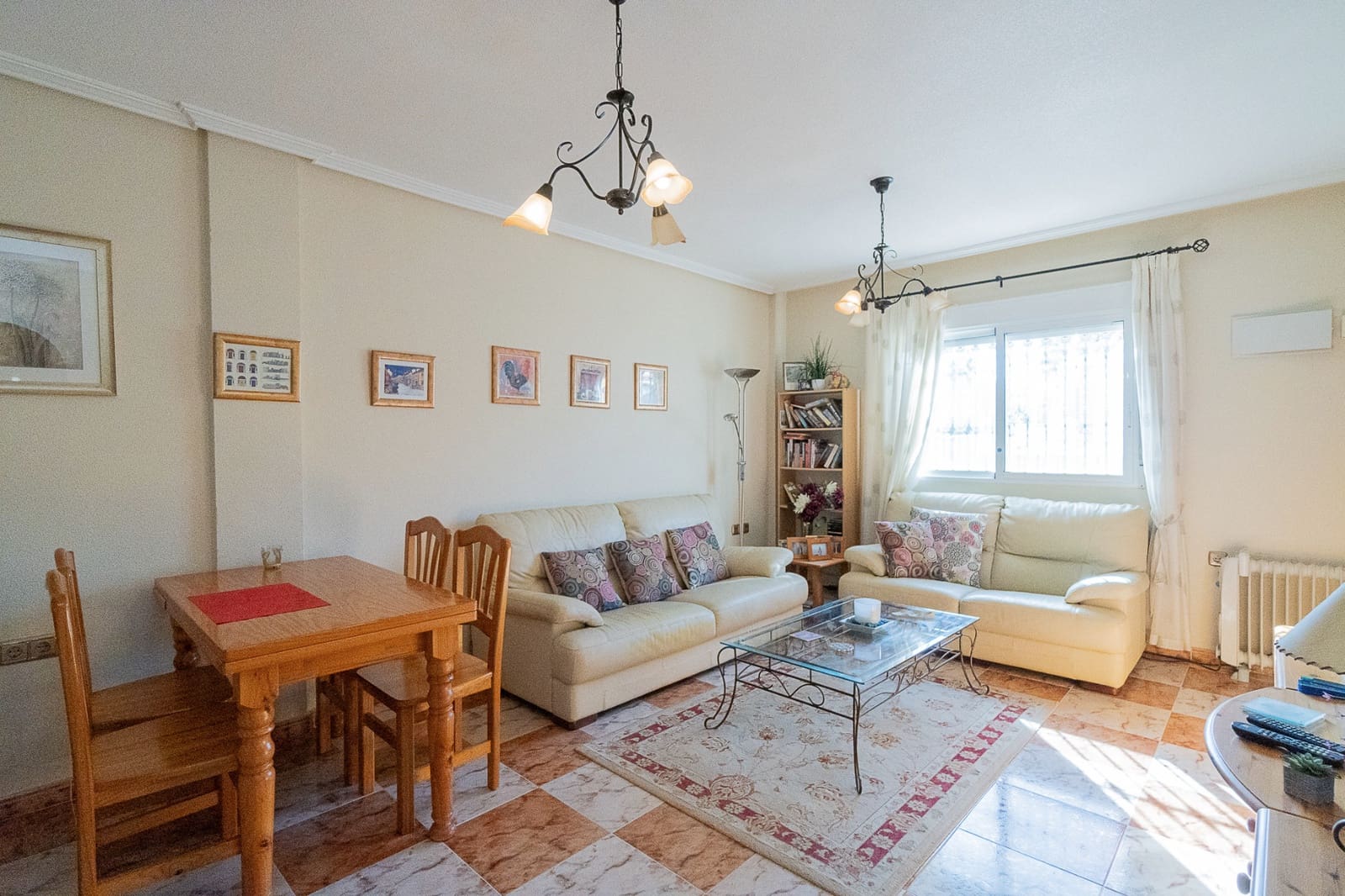 2 makuuhuone Bungalow myytävänä paikassa La Zenia mukana uima-altaan - 185 000 € (Ref: 9360837)