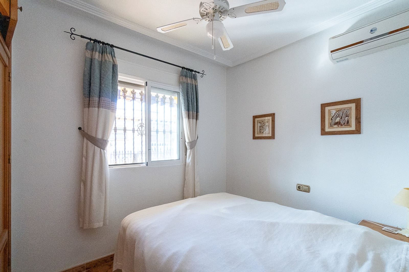 2 makuuhuone Bungalow myytävänä paikassa La Zenia mukana uima-altaan - 185 000 € (Ref: 9360837)