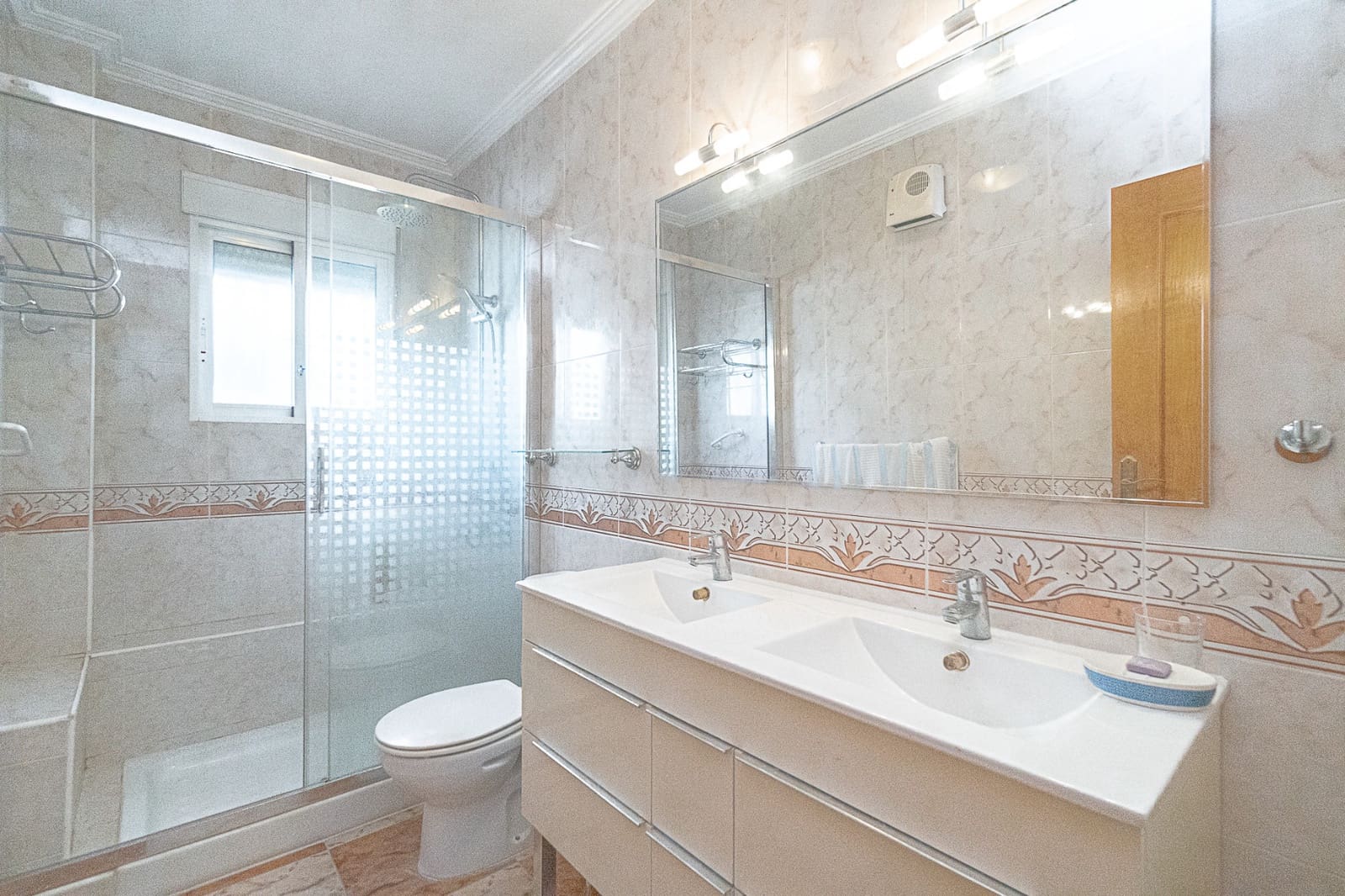 2 makuuhuone Bungalow myytävänä paikassa La Zenia mukana uima-altaan - 185 000 € (Ref: 9360837)