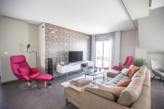 Ático de 4 habitaciones en Villamartin, Orihuela en venta con piscina - 550.000 € (Ref: 9362872)