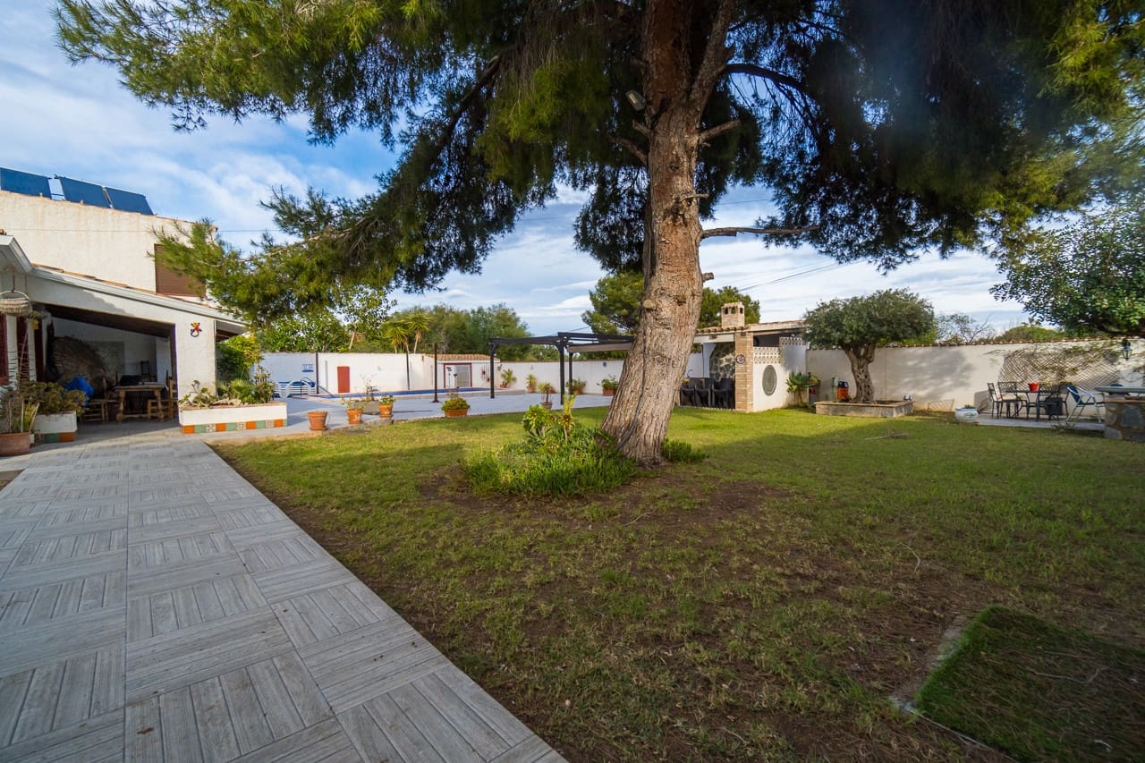 9 chambre Villa/Maison à vendre à Orihuela Costa avec piscine - 690 000 € (Ref: 9362873)