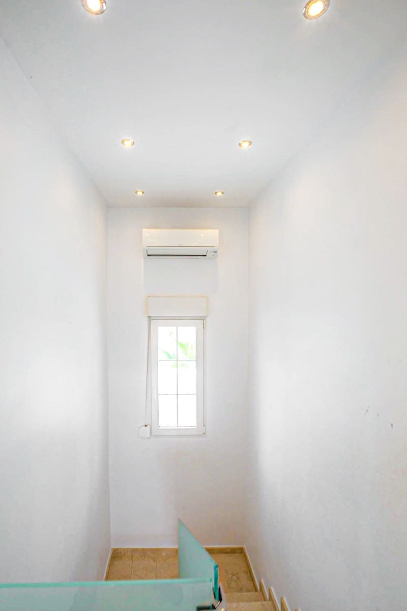 4 sypialnia Willa na sprzedaż w La Zenia z basenem - 1 350 000 € (Ref: 9362874)