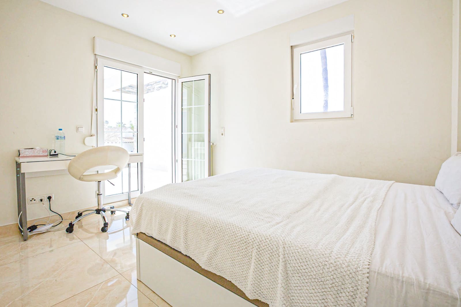 4 sypialnia Willa na sprzedaż w La Zenia z basenem - 1 350 000 € (Ref: 9362874)