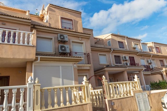 3 slaapkamer Huis te koop in Playa Flamenca, Orihuela met zwembad - € 189.000 (Ref: 9363058)