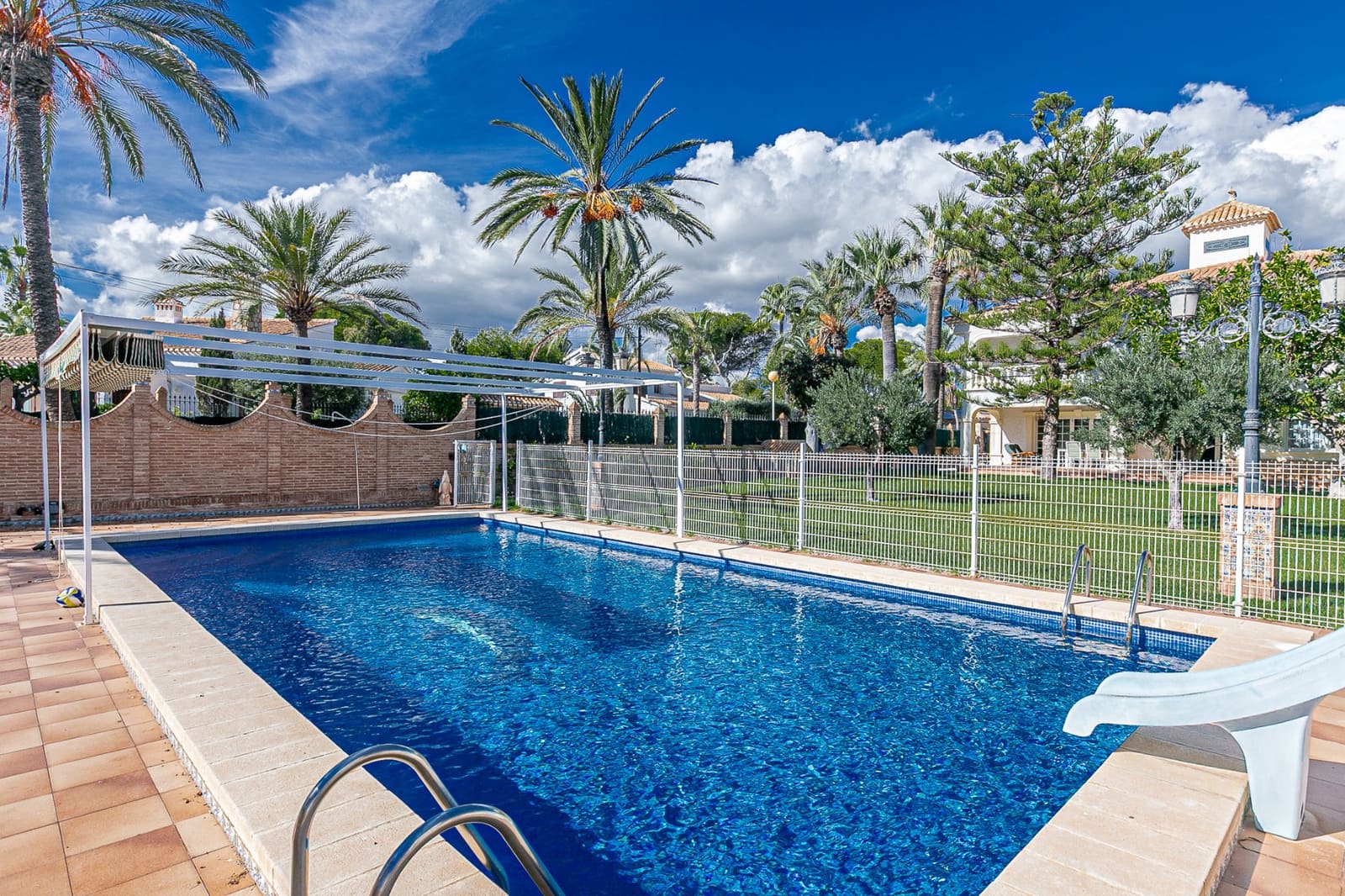 7 quarto Moradia para venda em Cabo Roig com piscina garagem - 1 490 000 € (Ref: 9363059)