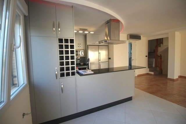 4 quarto Moradia para venda em Villamartin, Orihuela - 285 000 € (Ref: 9396860)