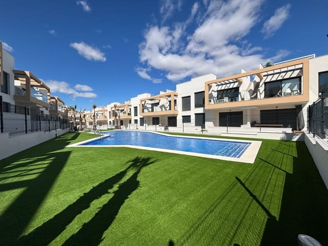 2 soveværelse Penthouse til salg i Villamartin, Orihuela med swimmingpool - € 249.000 (Ref: 9397015)