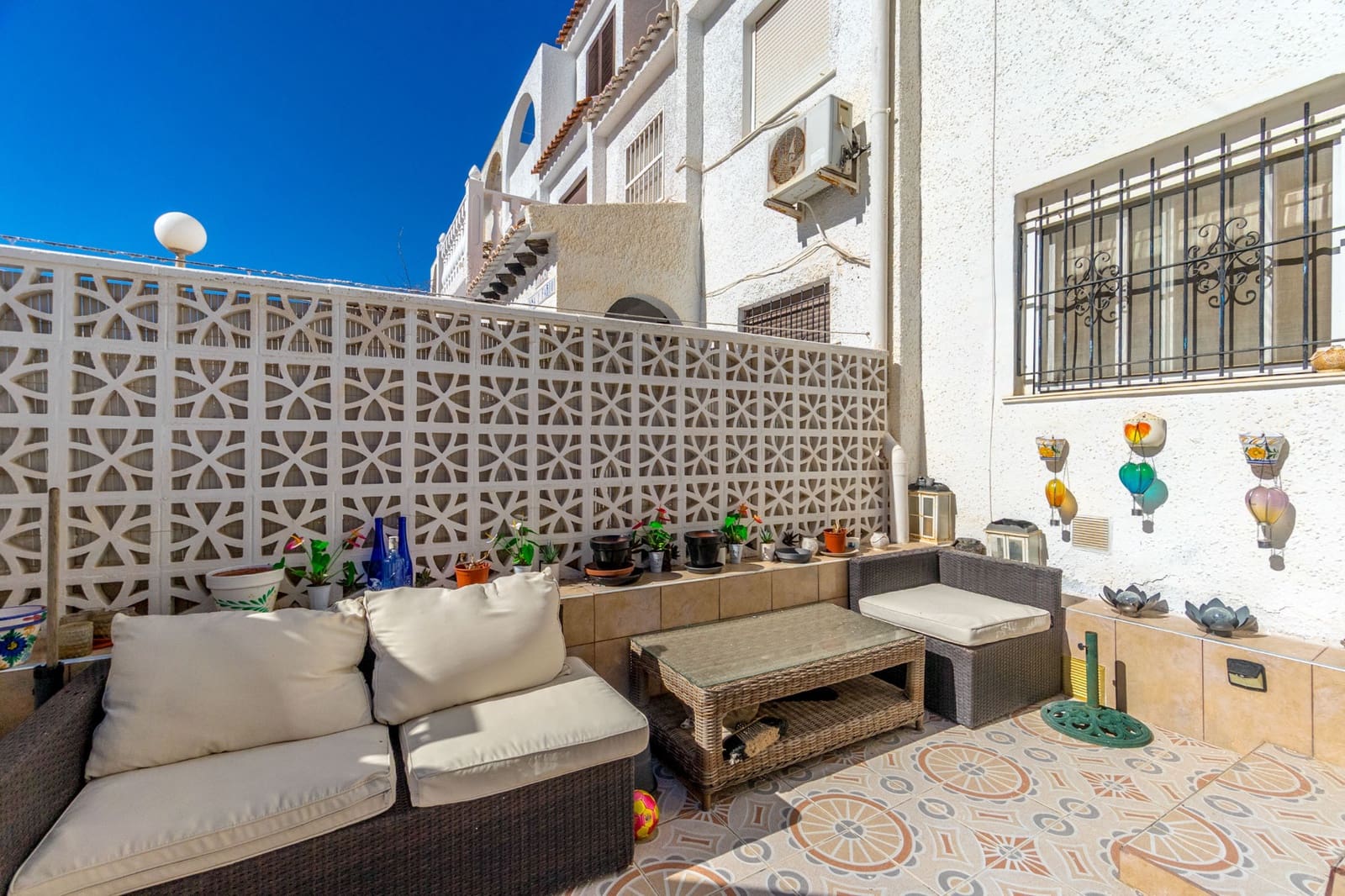 Casa de 2 habitaciones en Torrevieja en venta con piscina - 159.000 € (Ref: 9400076)