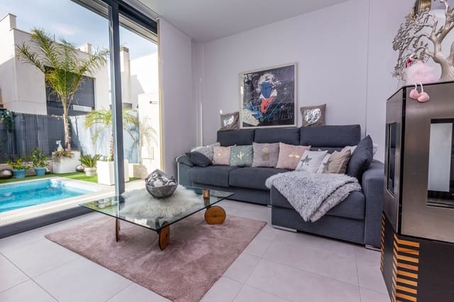 3 Zimmer Villa zu verkaufen in Villamartin, Orihuela mit Pool - 329.000 € (Ref: 9403485)