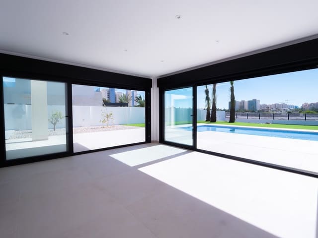 5 soveværelse Villa til salg i La Manga del Mar Menor med swimmingpool - € 1.350.000 (Ref: 9410165)