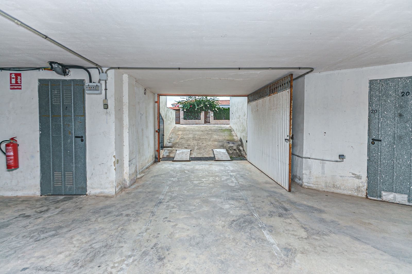 Garage til salg i Playa Flamenca - € 15.000 (Ref: 9411510)