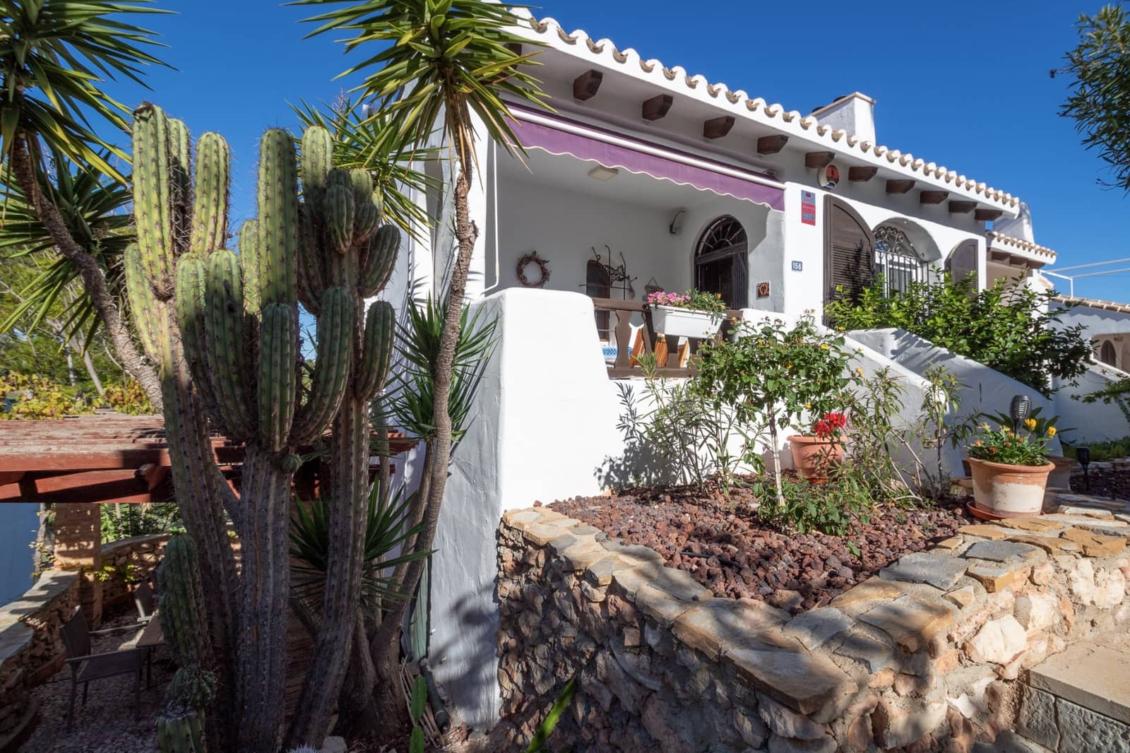 2 soveværelse Semi-Rækkehus til salg i Villamartin med swimmingpool - € 299.000 (Ref: 9413002)