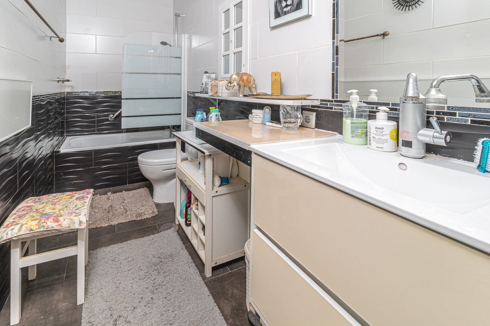 2 bedroom Semi-detached Villa for sale in Villamartin with pool - € 289,000 (Ref: 9413002)