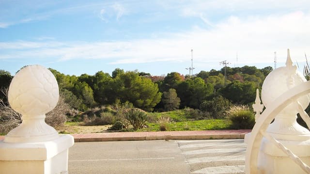 3 soverom Hus til salgs i Villamartin, Orihuela med svømmebasseng - € 164 950 (Ref: 9414548)