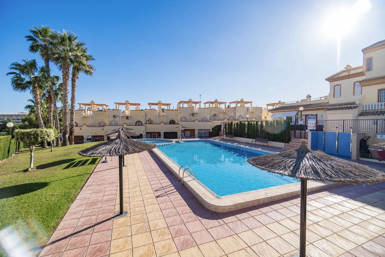 3 soverom Hus til salgs i Villamartin med svømmebasseng - € 164 950 (Ref: 9414548)