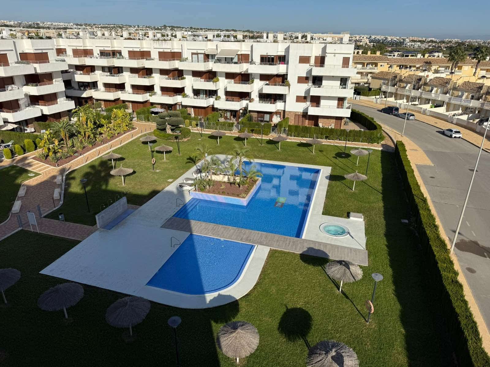 2 sovrum Takvåning till salu i Orihuela Costa med pool garage - 289 000 € (Ref: 9415060)