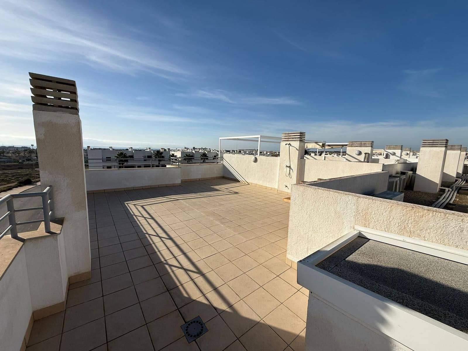 2 sovrum Takvåning till salu i Orihuela Costa med pool garage - 289 000 € (Ref: 9415060)