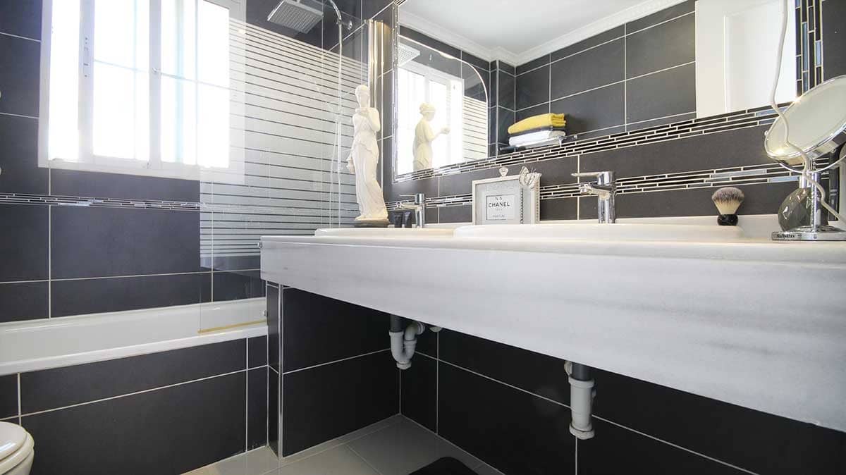 3 bedroom Villa for sale in Villamartin with pool - € 489,000 (Ref: 9417643)