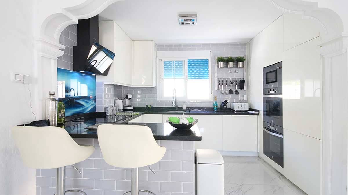 3 bedroom Villa for sale in Villamartin with pool - € 489,000 (Ref: 9417643)