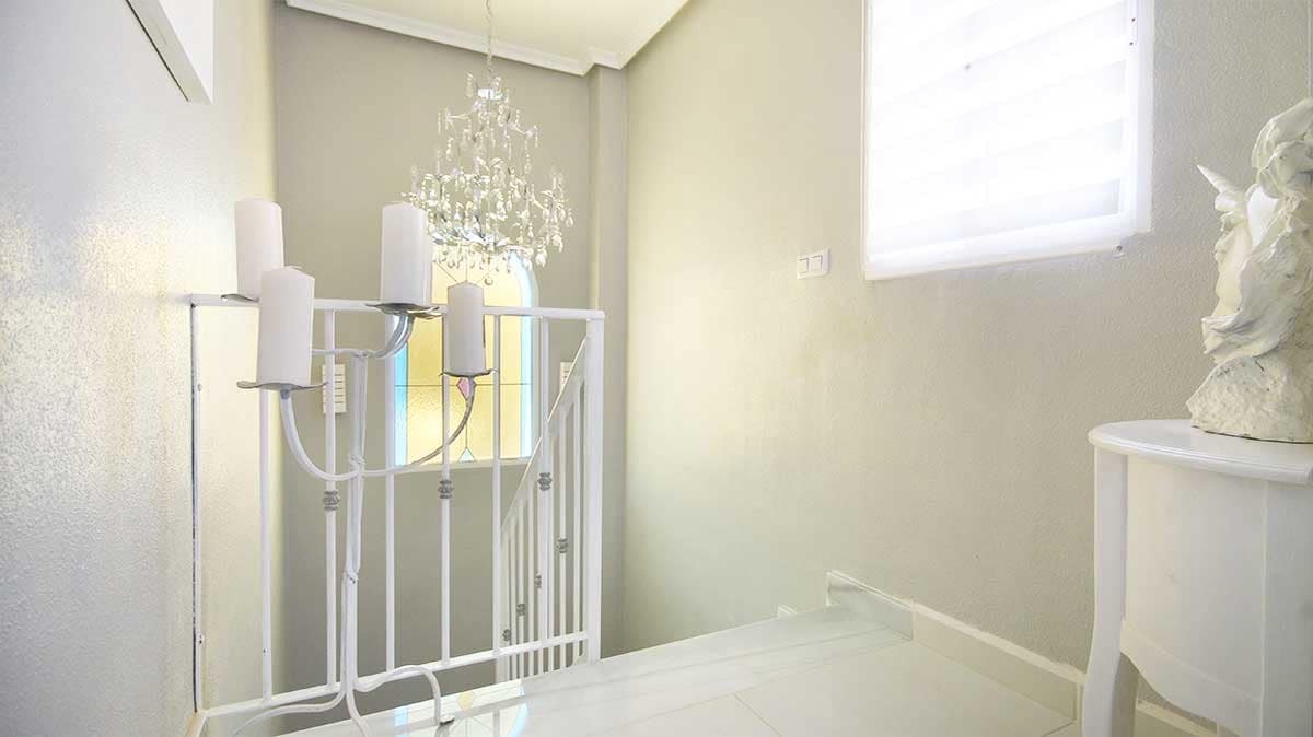 3 bedroom Villa for sale in Villamartin with pool - € 489,000 (Ref: 9417643)