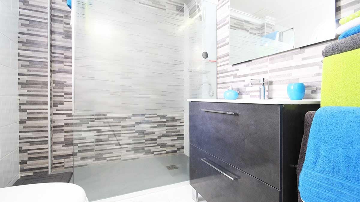 3 bedroom Villa for sale in Villamartin with pool - € 489,000 (Ref: 9417643)