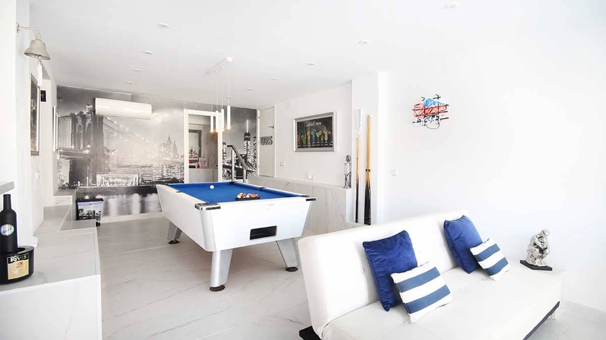 3 bedroom Villa for sale in Villamartin with pool - € 489,000 (Ref: 9417643)