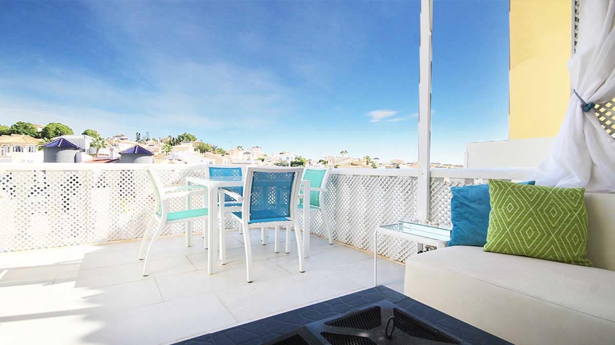 3 bedroom Villa for sale in Villamartin with pool - € 489,000 (Ref: 9417643)