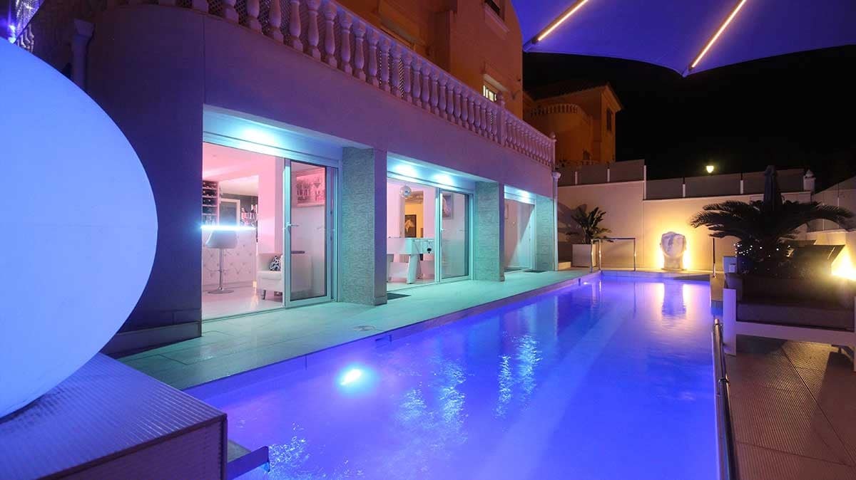 3 bedroom Villa for sale in Villamartin with pool - € 489,000 (Ref: 9417643)