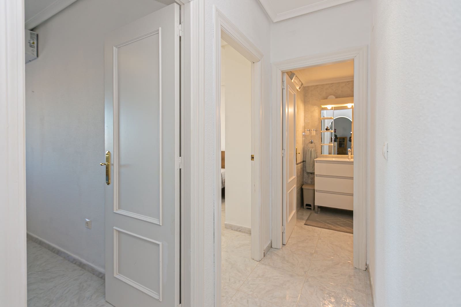 Apartamento de 2 habitaciones en Playa Flamenca en venta con piscina - 199.000 € (Ref: 9426429)