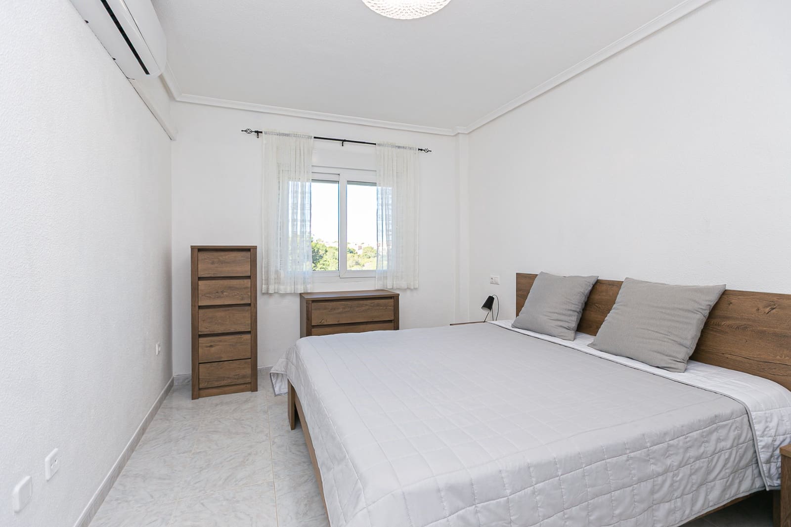 Apartamento de 2 habitaciones en Playa Flamenca en venta con piscina - 199.000 € (Ref: 9426429)