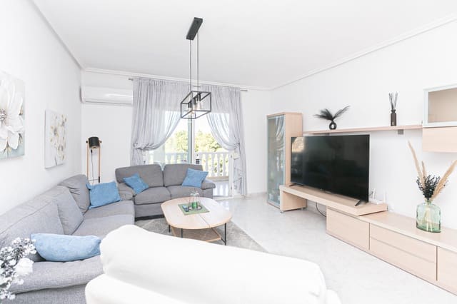 Apartamento de 2 habitaciones en Playa Flamenca, Orihuela en venta con piscina - 199.000 € (Ref: 9426429)