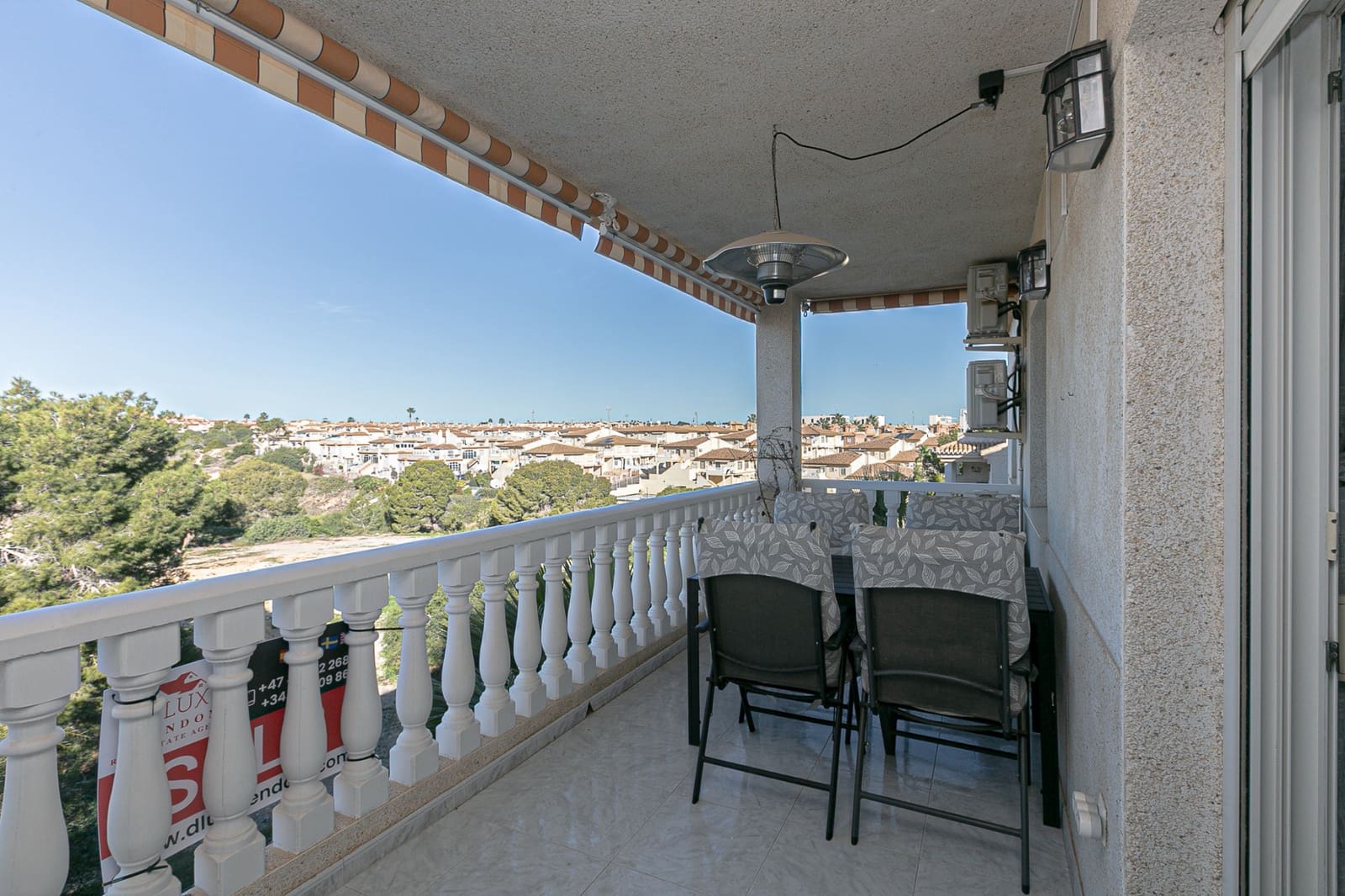 Apartamento de 2 habitaciones en Playa Flamenca en venta con piscina - 199.000 € (Ref: 9426429)