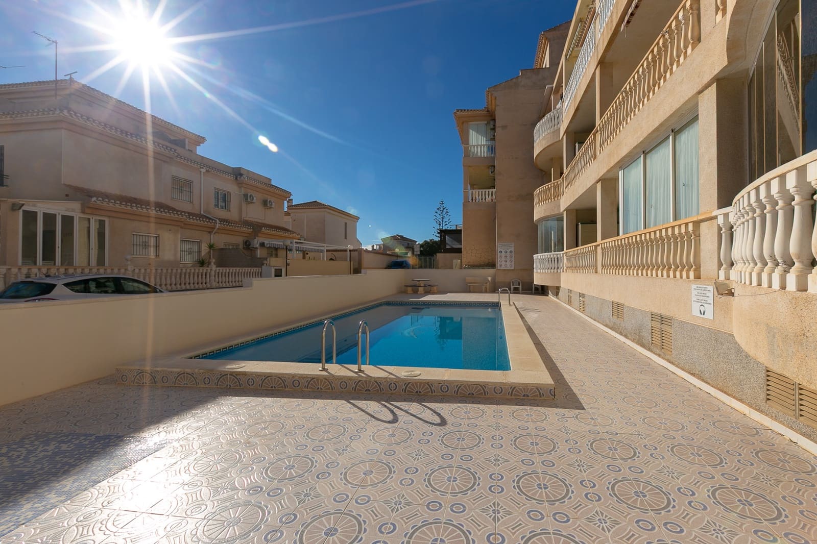 Apartamento de 2 habitaciones en Playa Flamenca en venta con piscina - 199.000 € (Ref: 9426429)