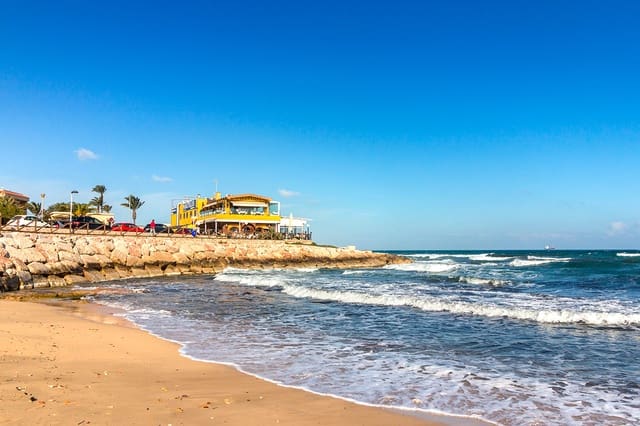 Garasje til salgs i Punta Prima, Torrevieja - € 15 000 (Ref: 9428205)