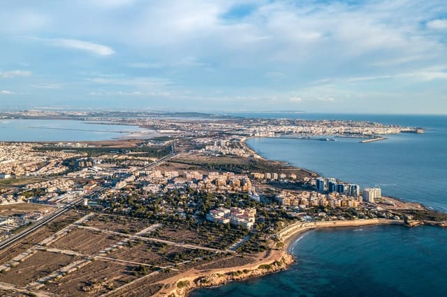 Garasje til salgs i Punta Prima, Torrevieja - € 15 000 (Ref: 9428205)