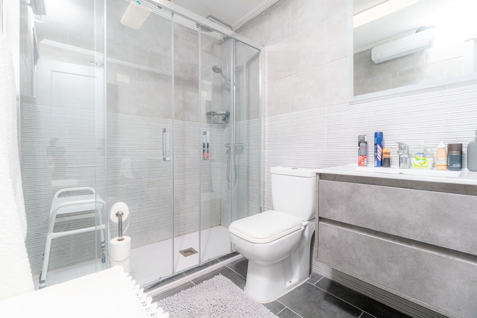 2 bedroom Apartment for sale in Playa Flamenca with pool - € 219,000 (Ref: 9432462)