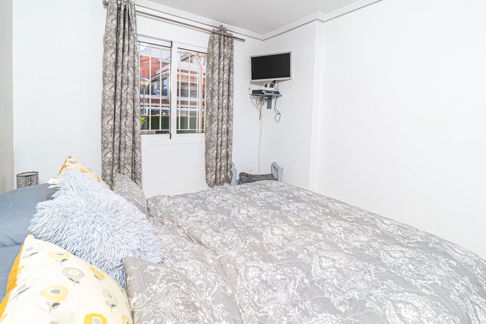 2 bedroom Apartment for sale in Playa Flamenca with pool - € 219,000 (Ref: 9432462)