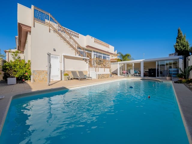 3 bedroom Villa for sale in Ciudad Quesada, Rojales with pool - € 799,000 (Ref: 9438071)