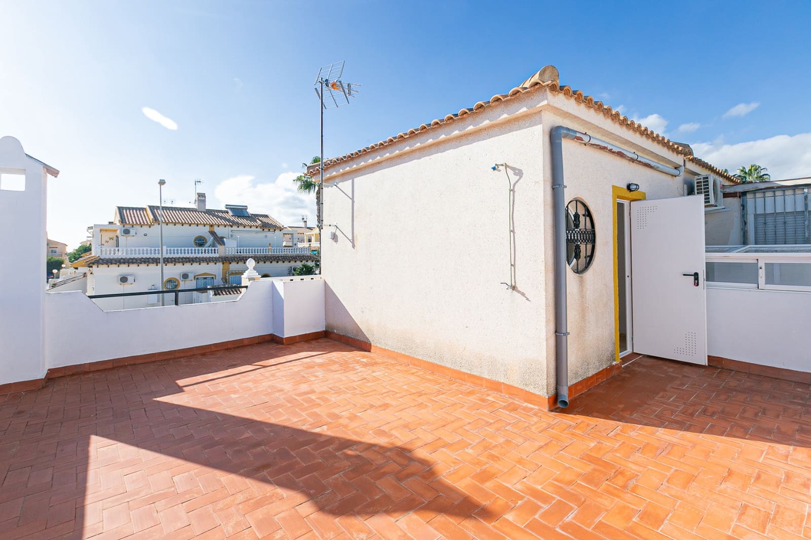 3 bedroom Terraced Villa for sale in Los Altos with pool - € 210,000 (Ref: 9444791)