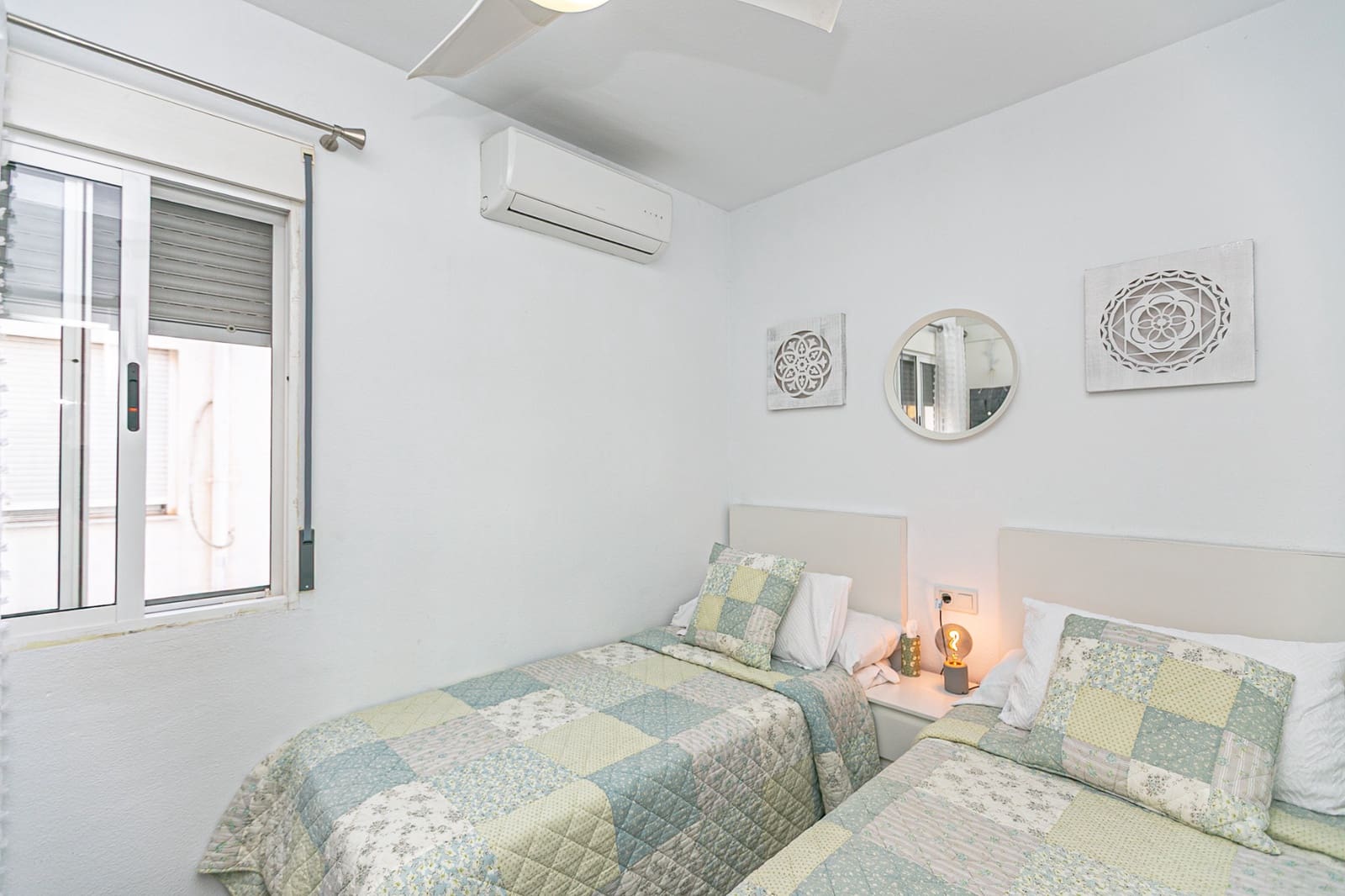 2 soveværelse Bungalow til salg i La Zenia med swimmingpool - € 165.000 (Ref: 9449996)